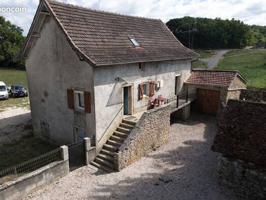 Ferme à vendre 179 000 € 5 pièces 3 chambres 110 m² 2 300 m² de terrain Montauban 82000