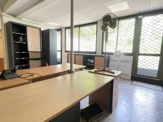 Boutique à vendre 700 000 € 7 pièces 121,64 m² de surface de vente Télégraphe-Pelleport Saint Fargeau Paris 20ème arrondissement 75020