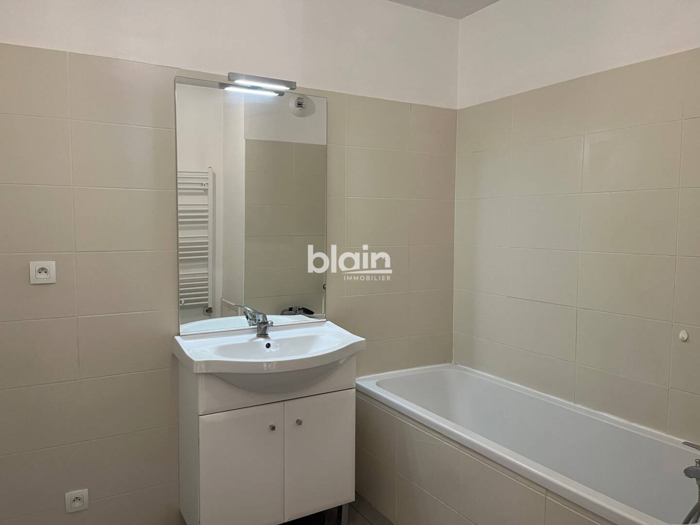 Maison à louer, 63m², FONTAINE
