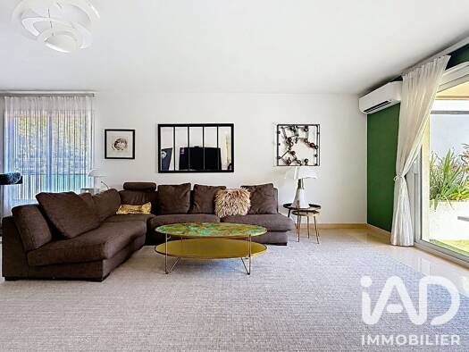 Appartement à vendre 538 000 € 3 pièces 2 chambres 94 m² RDC/2 Ouest Ferney-Voltaire 01210