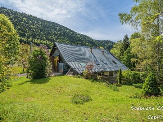 Maison à vendre 335 000 € 4 pièces 1 chambre 111 m² 409 m² de terrain Autrans 38880