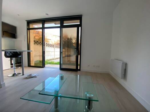 Appartement à louer 799 € 1 pièce 23 m² RDC Prévoyants-Chanteloup-Pont de l'Union Aulnay-sous-Bois 93600