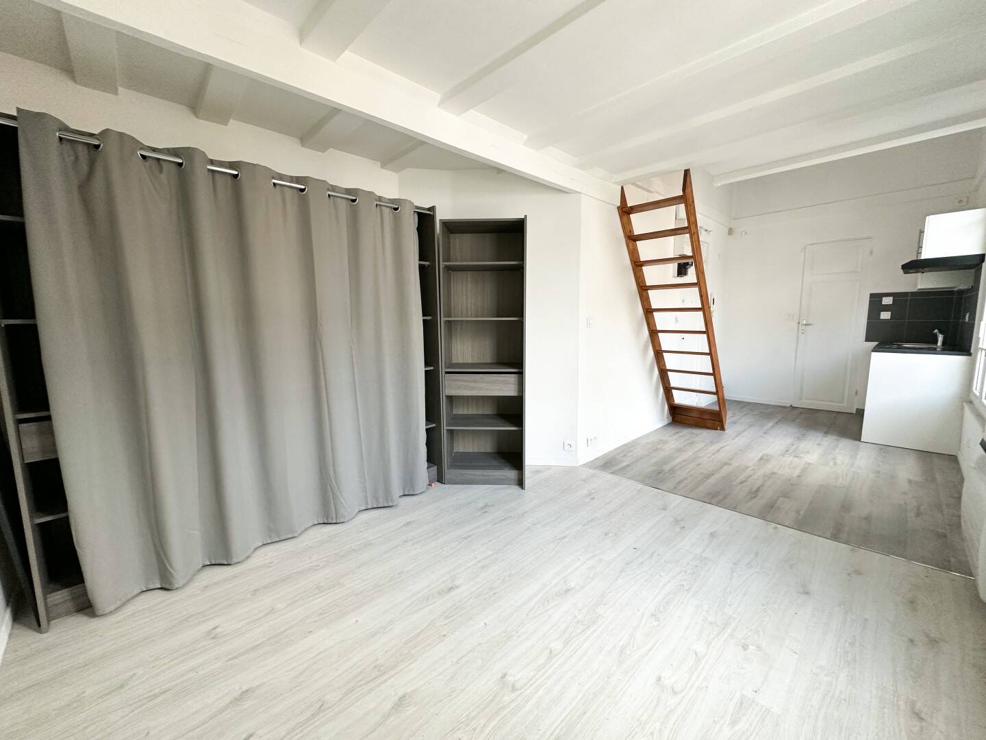 Maison à louer, 29m², LEVALLOIS PERRET