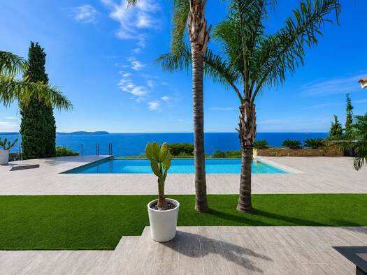 Maison à vendre 5 650 000 € 10 pièces 8 chambres 370 m² 8 400 m² de terrain Hauteurs de Carqueiranne Carqueiranne 83320
