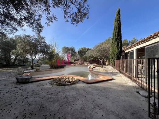 Maison à vendre 580 000 € 7 pièces 4 chambres 160 m² 1 680 m² de terrain Fabregoules-Caillols-Rougiere-Peyrards Septèmes-les-Vallons 13240