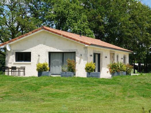 Villa à vendre 345 000 € 6 pièces 3 chambres 220 m² 4 200 m² de terrain Saint Martin de Fressengeas 24800