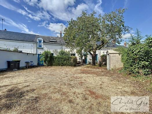 Immeuble à vendre 90 500 € 81 m² Nord Est-Sud Ouest Montval-sur-Loir 72500