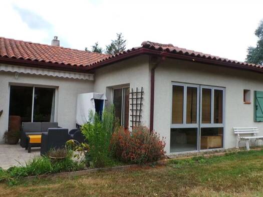 Maison de plain-pied à vendre 238 000 € 5 pièces 3 chambres 150 m² 5 783 m² de terrain Castelnau-Rivière-Basse 65700