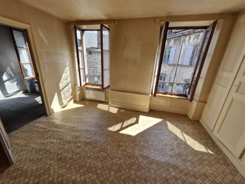 Maison à vendre, 176m², BESSE ET SAINT ANASTAISE