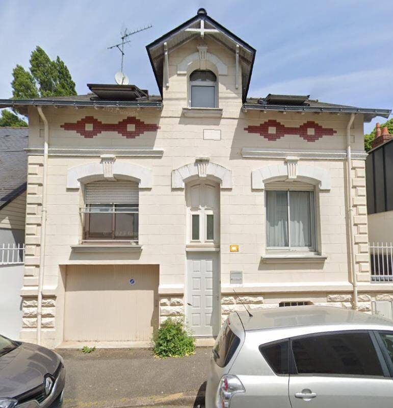 AGREABLE MAISON NANTAISE DE 4 CHAMBRES AVENUE DE LA CLOSE — 17