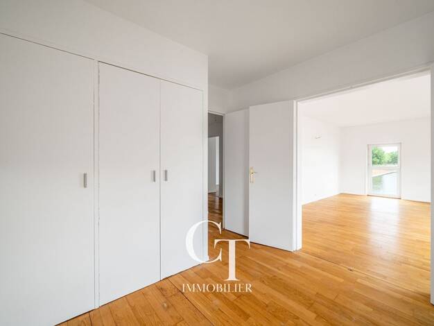 Appartement à vendre 269 000 € 3 pièces 2 chambres 64 m² Étage 1/3 Le Lac Grande Ile A Voisins-le-Bretonneux 78960