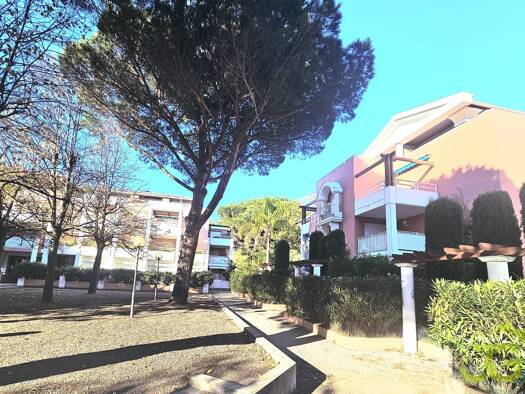 Appartement à vendre 350 000 € 3 pièces 2 chambres 62 m² RDC Le Lavandou 83980