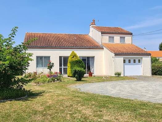 Maison à vendre 299 000 € 6 pièces 1 chambre 134,9 m² 1 726 m² de terrain Saint-Philbert-de-Grand-Lieu 44310