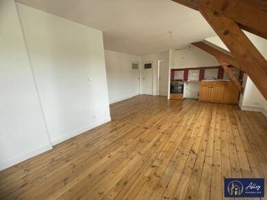 Appartement à louer 465 € 4 pièces 2 chambres 68 m² 2ème étage Riom-Ès-Montagnes 15400