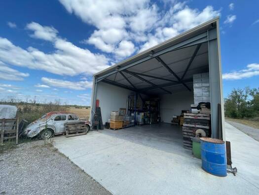 Local d'activités à louer 1 965 € 262 m² d'espace de stockage Cornebarrieu 31700