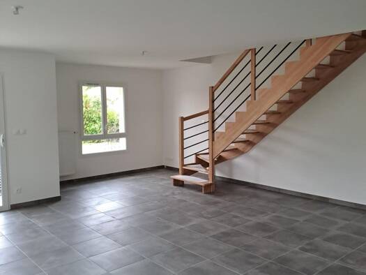 Duplex à louer 1 863 € 4 pièces 3 chambres 117 m² Étage 1/1 Ouest Saint-Genis-Pouilly 01630
