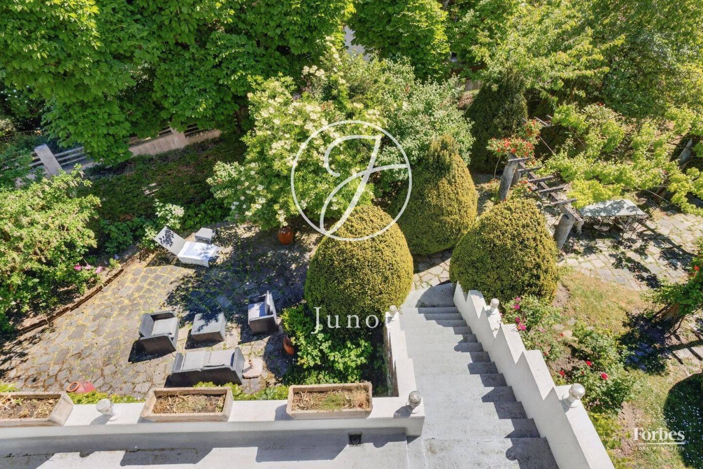Maison à vendre, 402m², SURESNES