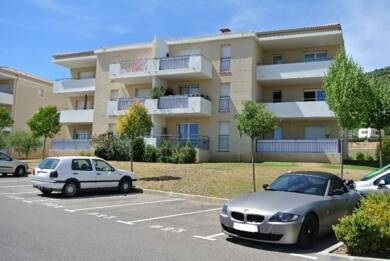 Appartement à louer 790 € 3 pièces 2 chambres 64 m² RDC Les Chauvinets Manosque 04100