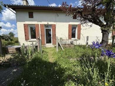 Maison à vendre 160 500 € 3 pièces 2 chambres 86 m² 28 562 m² de terrain Coutras 33230