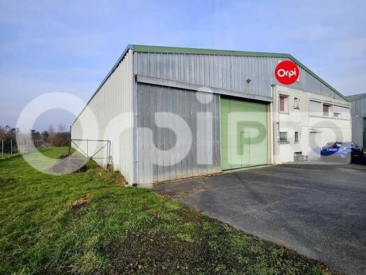 Local d'activités à louer 5 000 € 1 823 m² d'espace de stockage Muizon 51140