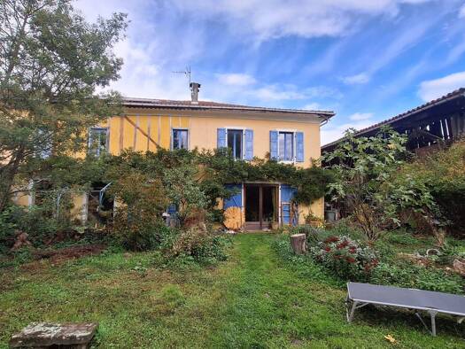 Maison à vendre 316 500 € 10 pièces 6 chambres 300 m² 3 000 m² de terrain La Bastide-du-Salat 09160