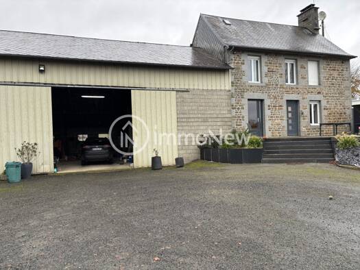 Maison à vendre 481 000 € 2 pièces 5 chambres 142 m² 90 000 m² de terrain La Chaise-Baudouin 50370