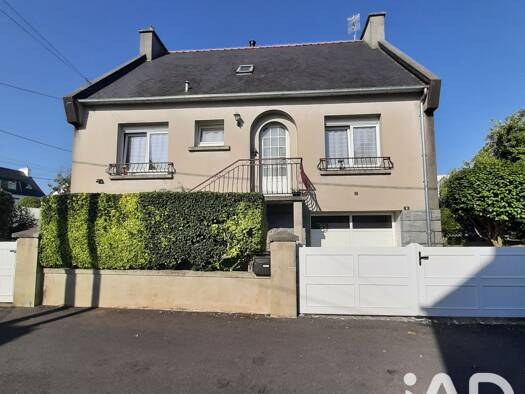 Maison de ville à vendre 162 000 € 5 pièces 4 chambres 110 m² 464 m² de terrain Nord Carhaix-Plouguer 29270