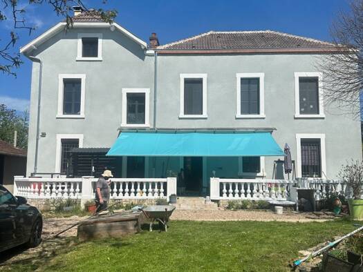 Maison à vendre 240 000 € 9 pièces 7 chambres 251 m² 1 622 m² de terrain Zone d'Activité Montceau-les-Mines 71300