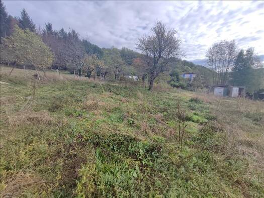 Terrain constructible à vendre 25 600 € 2 399 m² de terrain Cransac 12110