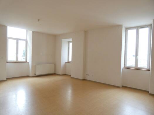 Appartement à louer 656 € 4 pièces 3 chambres 89,4 m² Étage 1/4 Alès 30100