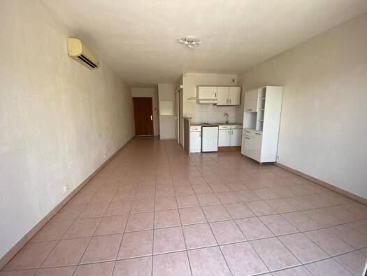 Studio à louer 375 € 1 pièce 30 m² Étage 1/2 dès le 04/09/2026 Laragne-Montéglin 05300