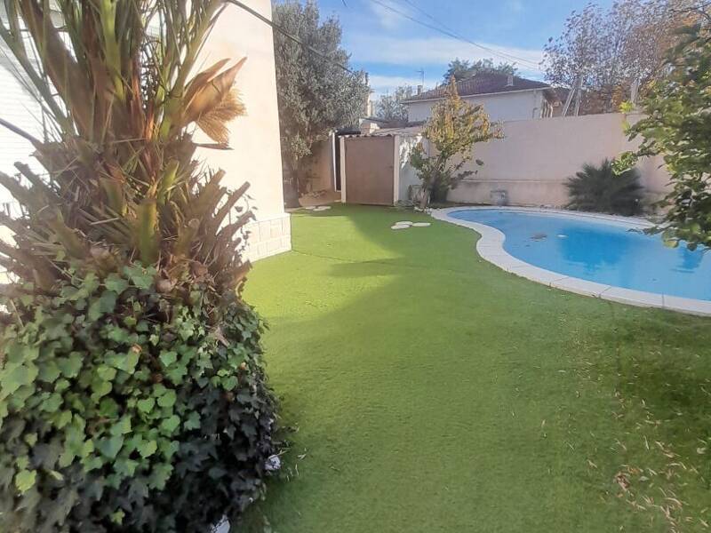 Maison à louer, 158m², MARSEILLE 9E