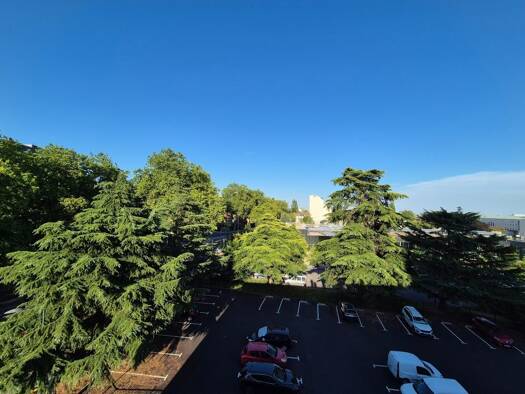 Appartement à vendre 109 000 € 3 pièces 2 chambres 63,22 m² Étage 4/4 Bourgogne-Pasteur Orléans 45000