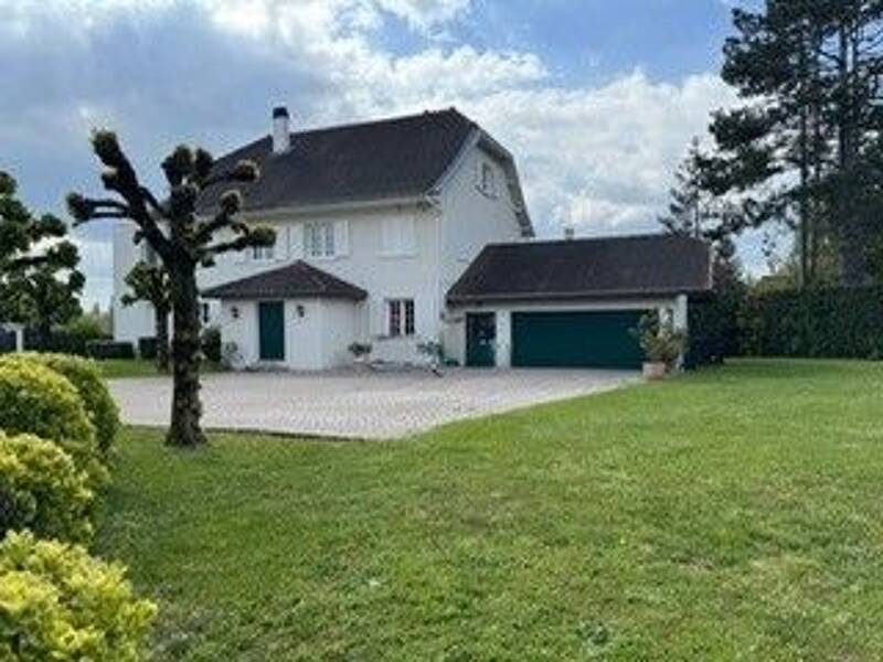 Maison à louer, 330m², SAINT GENIS POUILLY