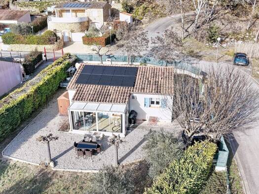 Maison de plain-pied à vendre 299 000 € 5 pièces 2 chambres 97 m² 656 m² de terrain Saint-Martin-de-Brômes 04800