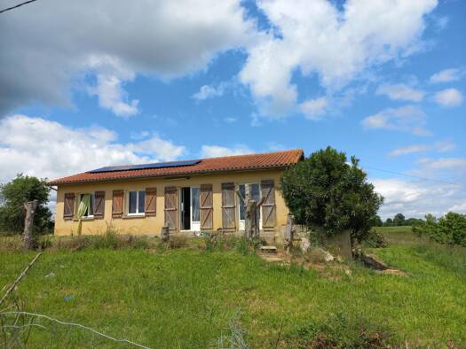 Maison de plain-pied à vendre 190 800 € 4 pièces 3 chambres 107 m² 6 296 m² de terrain Marciac 32230
