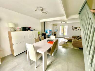 Maison à vendre 267 000 € 5 pièces 3 chambres 90,7 m² 199 m² de terrain Bras de Fer-Tourelles Évry-Courcouronnes 91000