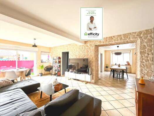 Maison de ville à vendre 215 000 € 6 pièces 3 chambres 124 m² 97 m² de terrain Centre Issoire 63500