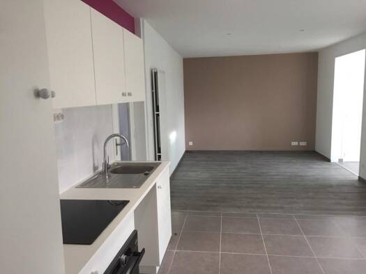 Appartement à louer 640 € 3 pièces 2 chambres 1er étage dès le 26/05/2026 Chazelles-sur-Lyon 42140