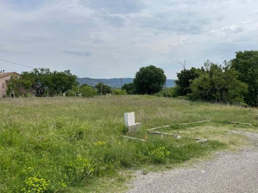 Terrain constructible à vendre 90 000 € 397 m² de terrain La Brillanne 04700