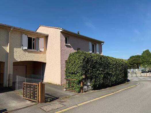 Maison à louer 1 330 € 6 pièces 4 chambres 130 m² 431 m² de terrain Catalins-Gondole Montélimar 26200