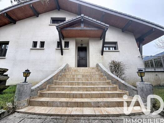 Maison à vendre 419 000 € 6 pièces 4 chambres 182 m² 549 m² de terrain La Serdagne Est Cluses 74300