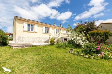 Maison de plain-pied à vendre 234 300 € 4 pièces 3 chambres 95 m² 690 m² de terrain Agen 47000