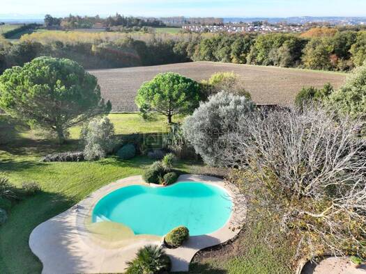 Maison à vendre 655 000 € 7 pièces 4 chambres 225 m² 4 000 m² de terrain Flourens 31130