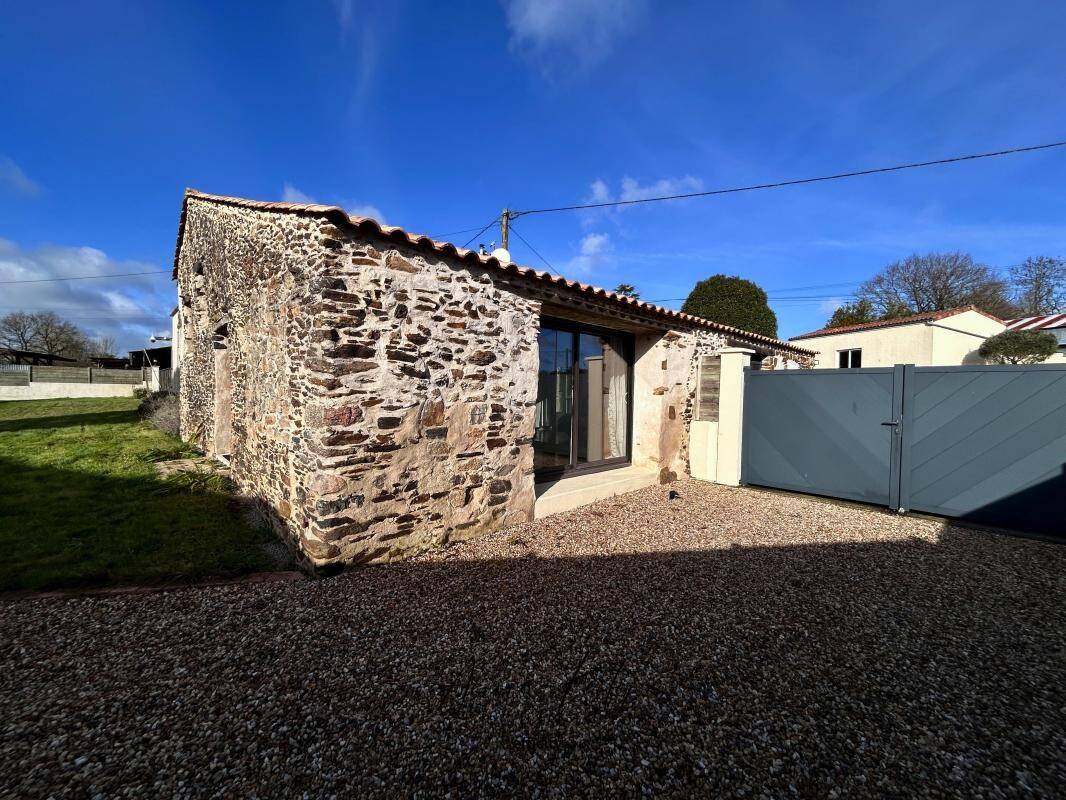 Maison à vendre, 243m², SAINTE FLAIVE DES LOUPS