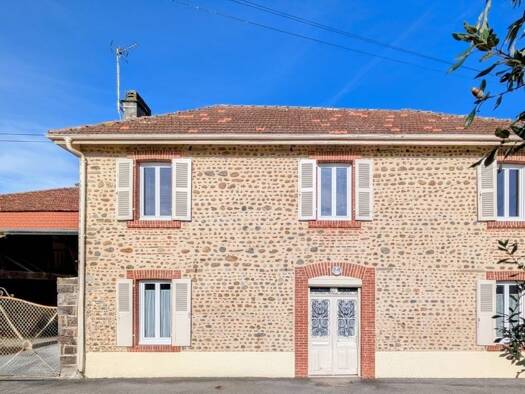 Maison à vendre 403 500 € 7 pièces 4 chambres 231 m² 623 m² de terrain Soumoulou 64420