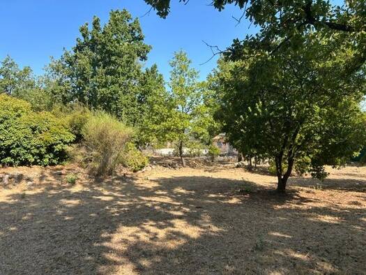Terrain constructible à vendre 165 000 € 981 m² de terrain La Celle 83170