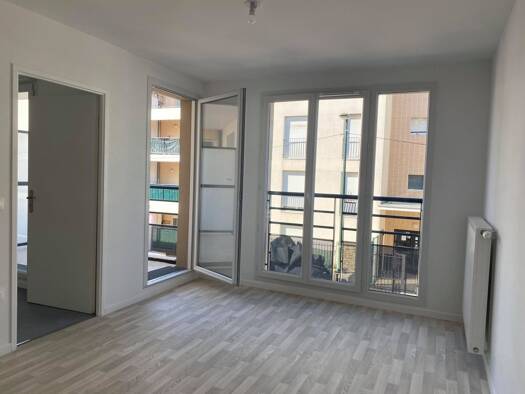 Appartement à louer 731 € 2 pièces 1 chambre 42 m² 1er étage Montconseil Corbeil-Essonnes 91100