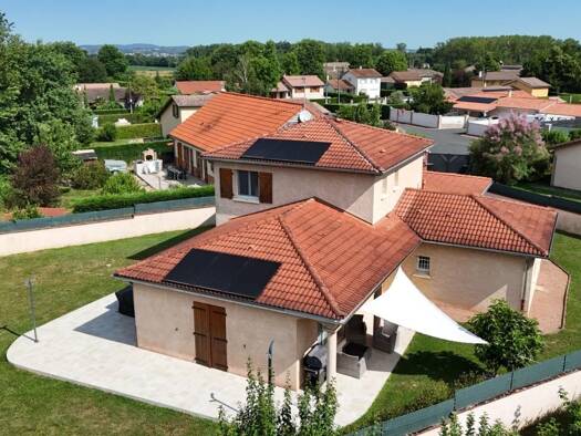 Maison à vendre 325 000 € 6 pièces 4 chambres 118 m² 890 m² de terrain Sennece-Saint Jean le Priche Mâcon 71000