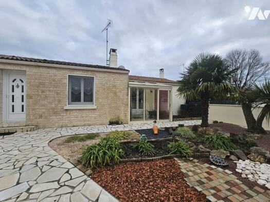 Maison à vendre 214 200 € 5 pièces 2 chambres 650 m² de terrain Grues 85580